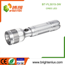 Fuente de la fábrica OEM 3watt Cree material de aluminio Luz blanca Mano llevada a cabo mejor haz ajustable de alta potencia llevó linterna